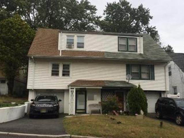House for sale in Teaneck, New Jersey