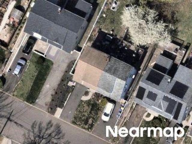 House for sale in Teaneck, New Jersey