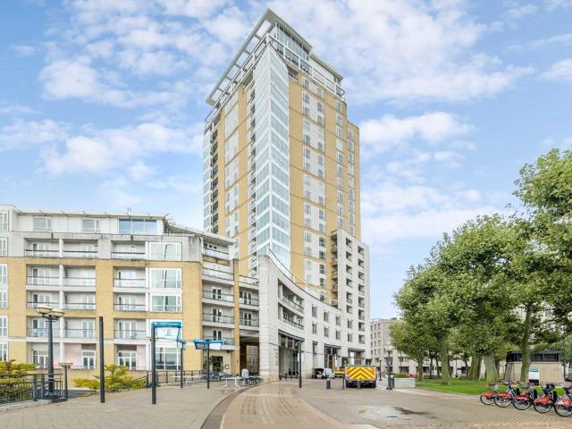Apartment for rent in Canary Wharf, Greater London