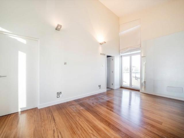 Apartment for rent in Isle Of Dogs, Isle Of Man