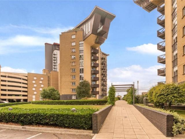 Apartment for rent in Canary Wharf, Greater London