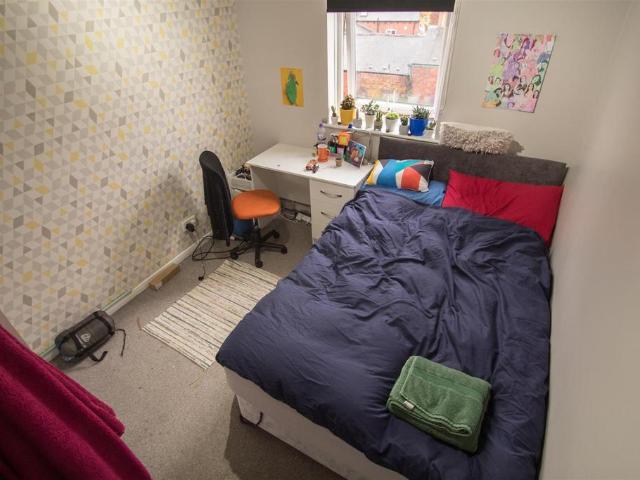 House for rent in Hyde Park, West Yorkshire