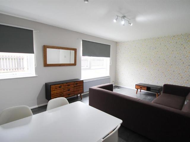 Apartment for rent in Hyde Park, West Yorkshire