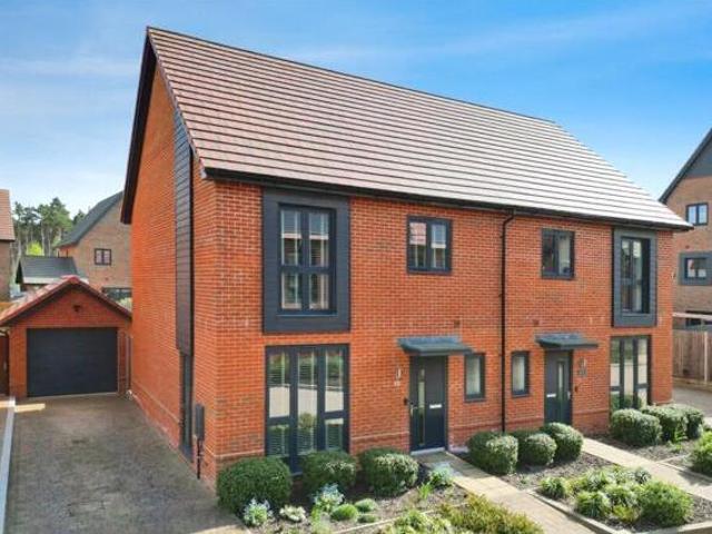 House for sale in Crowthorne