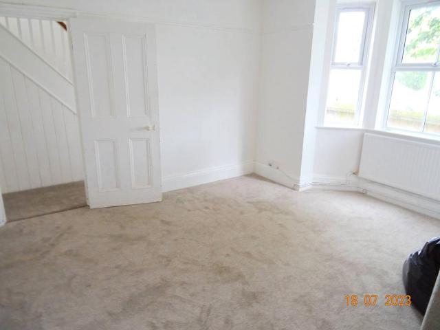 House for rent in Queens Park, Bedford