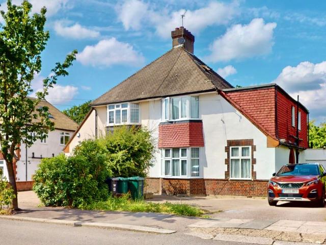 House for rent in Mill Hill, Greater London