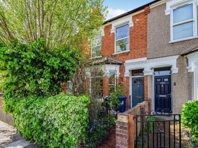 House for rent in London Borough of Ealing, Hanwell
