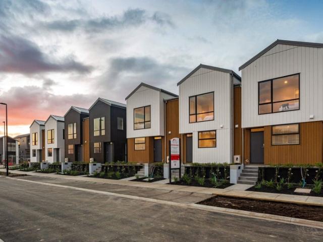 House for rent in West Hills, Henderson-Massey