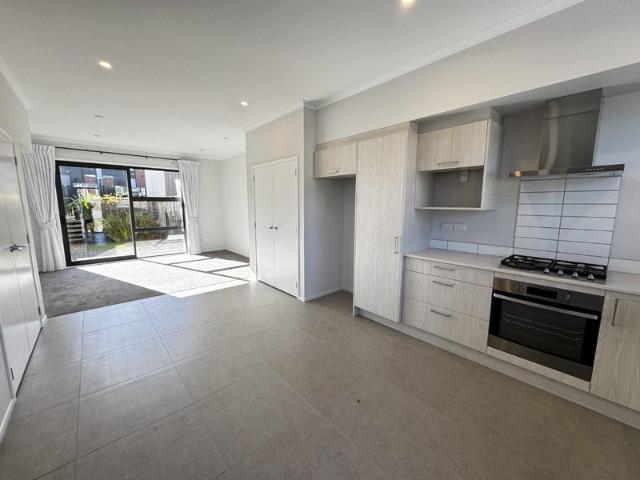 House for rent in Oratia