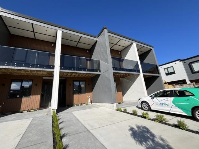 House for rent in Oratia