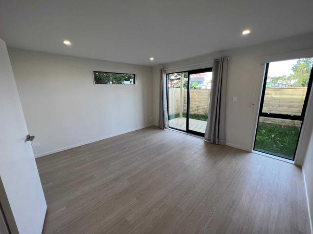 Townhouse for rent in West Green, Henderson-Massey