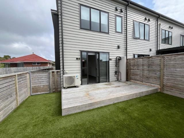 House for rent in West Hills, Henderson-Massey