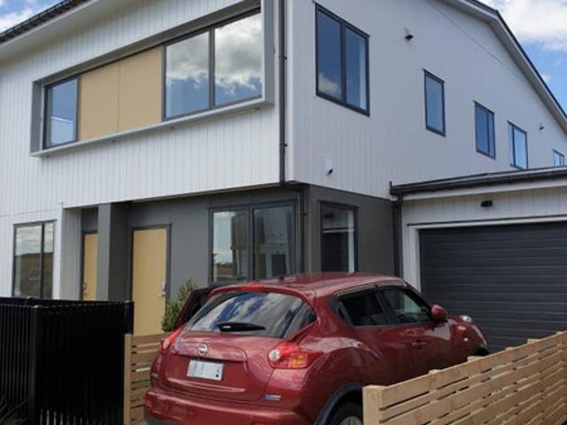 House for rent in Oratia