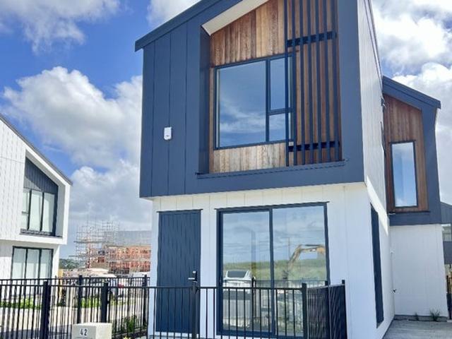 House for rent in Oratia