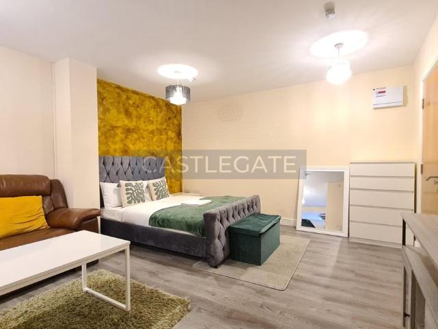 Apartment for rent in Springwood, Kirklees