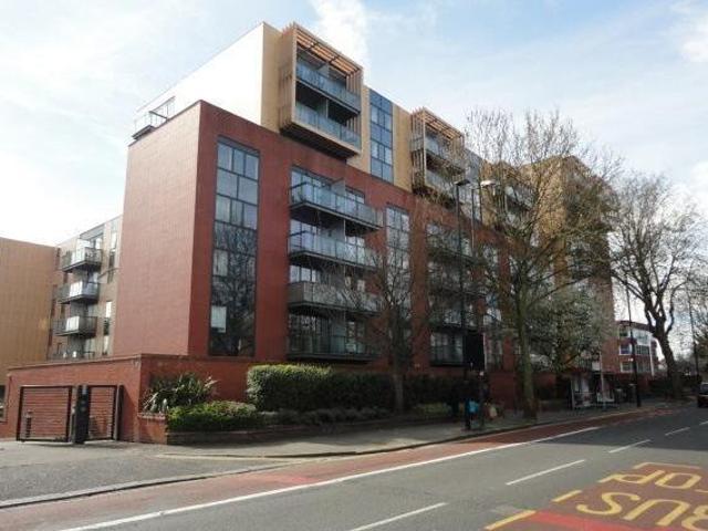 House for sale in Isleworth, Greater London