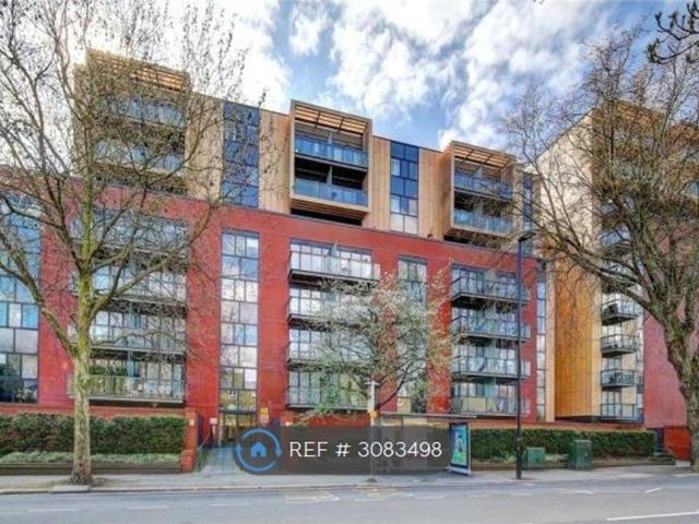 House for rent in London Borough of Hounslow, Greater London
