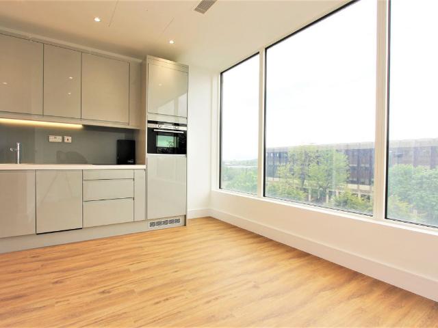 Studio for rent in London Borough of Ealing, Park Royal