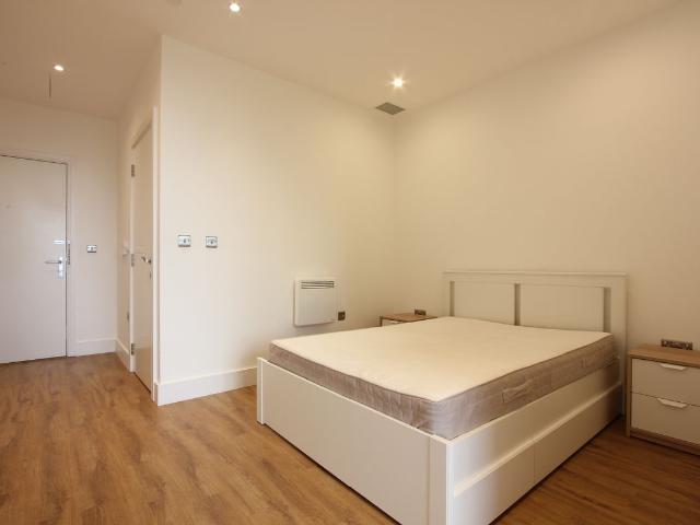 Studio for rent in London Borough of Ealing, Perivale