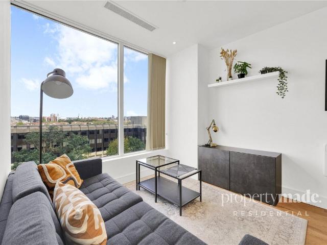 Studio for rent in London Borough of Ealing, Park Royal