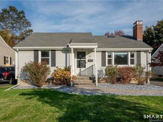 House for sale in Elmwood, West Hartford
