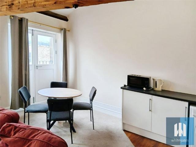 Room for rent in Springwood, Kirklees