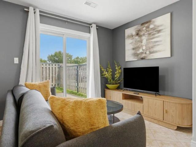 Townhouse for rent in St. Catharines, Golden Horseshoe