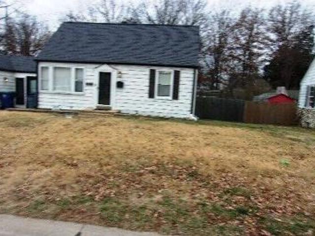 House for sale in Elmont Park, Crestwood