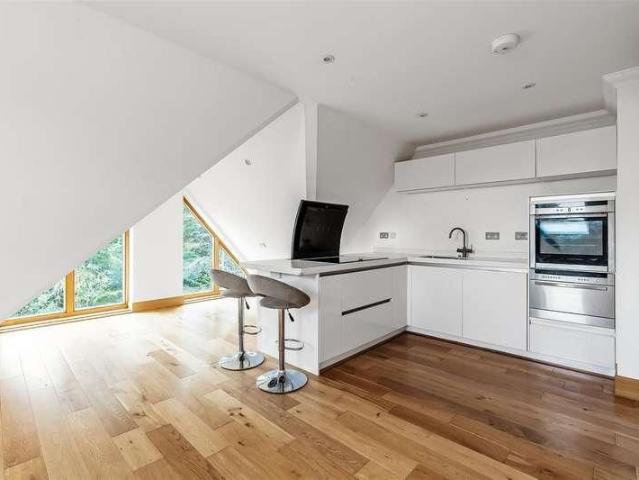 Apartment for rent in Hillview, Surrey