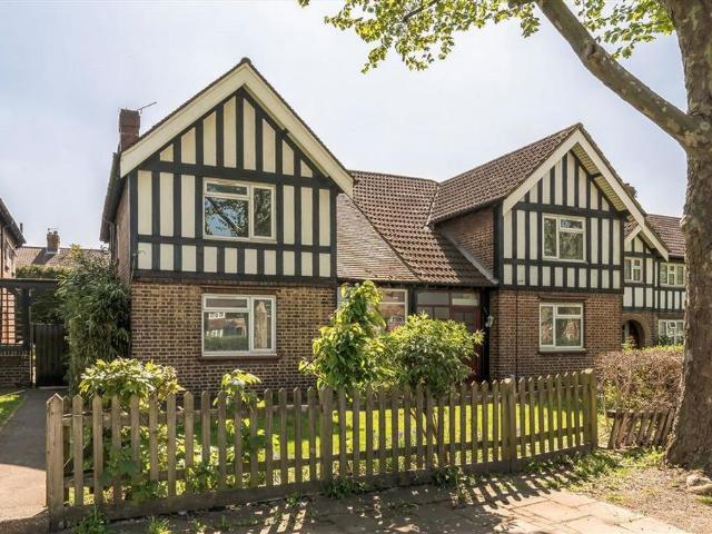 House for rent in Well Hall, Greater London