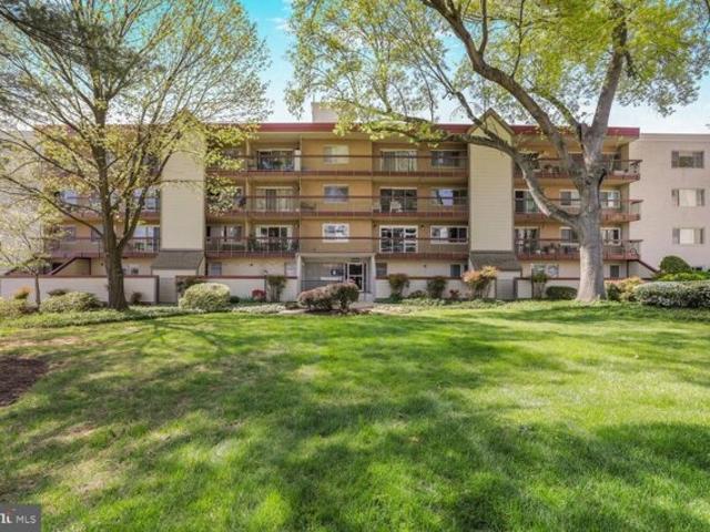 Condo for sale in Bethesda