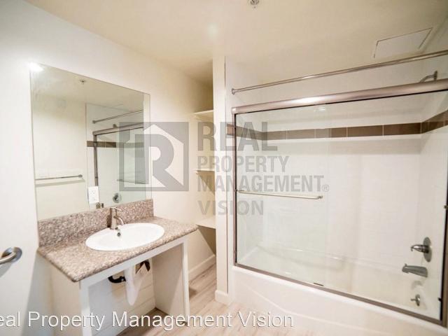 Apartment for rent in Canoga Park, California