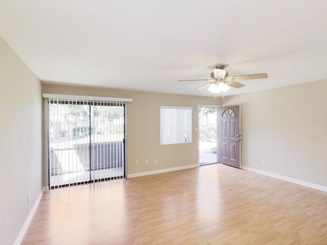 Apartment for rent in Costa Mesa, California