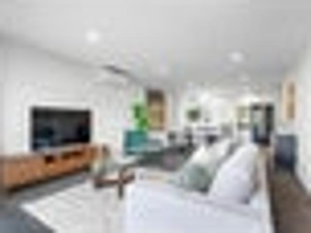 House for sale in Sunnynook