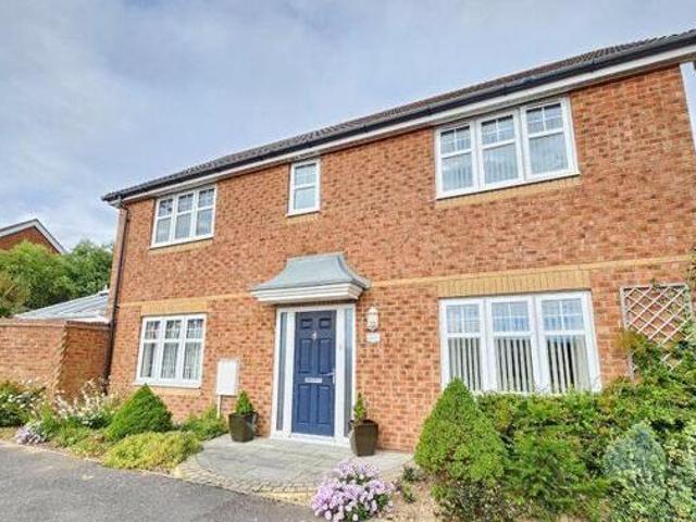 House for sale in Lee-on-the-Solent, Middlecroft