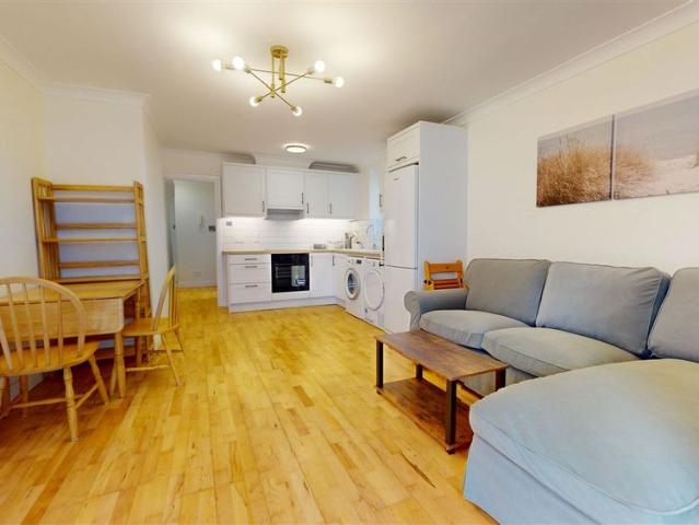 Apartment to rent in Bluebell, North Tipperary