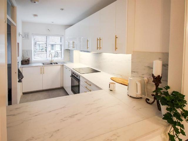 House for rent in Blackhills, Surrey