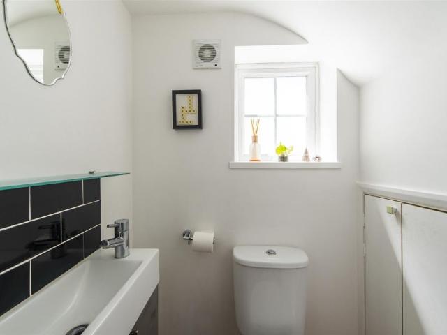 House for rent in The Wells, Surrey