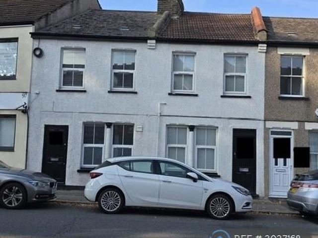 Apartment for rent in The Wrythe, Greater London
