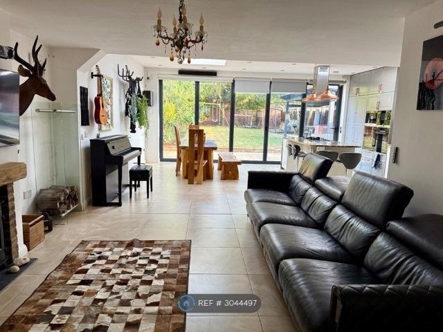 Room for rent in Spital, Windsor