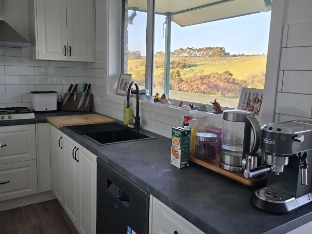 Room for rent in Camerons Creek, Victoria