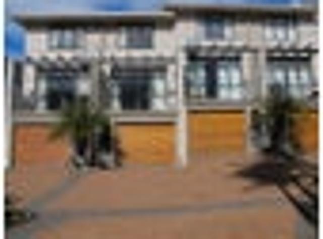 Townhouse for rent in Westmere, Oroua County