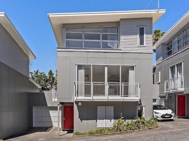 House for rent in West Lynn, Auckland