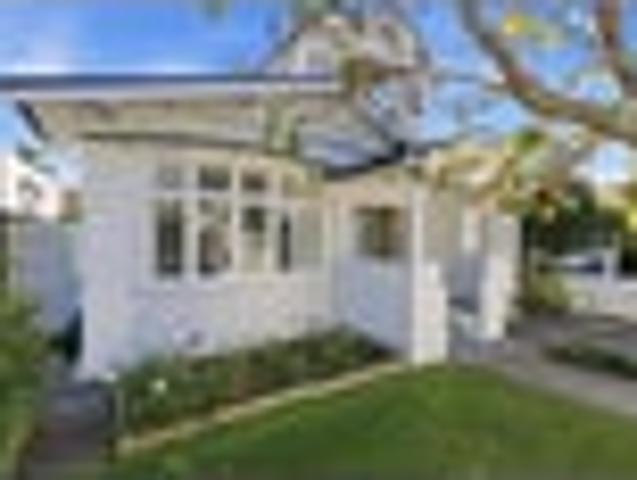 House for sale in Westmere