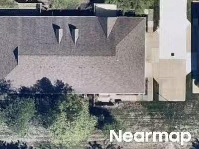 House for sale in Elyria
