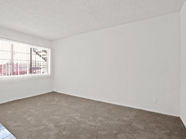 Apartment for rent in Midway City, California