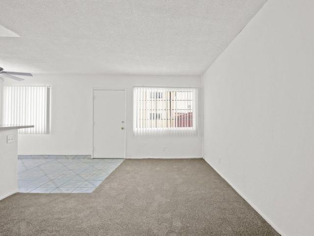 Apartment for rent in Midway City, California