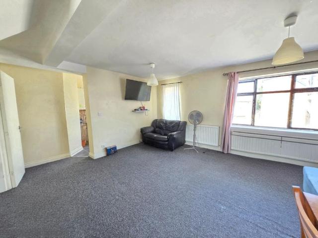 Apartment for rent in Thames View, Greater London