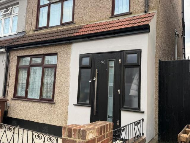 House for rent in Thames View, Greater London