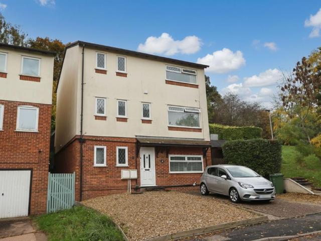 House for rent in Foxhayes, Exeter